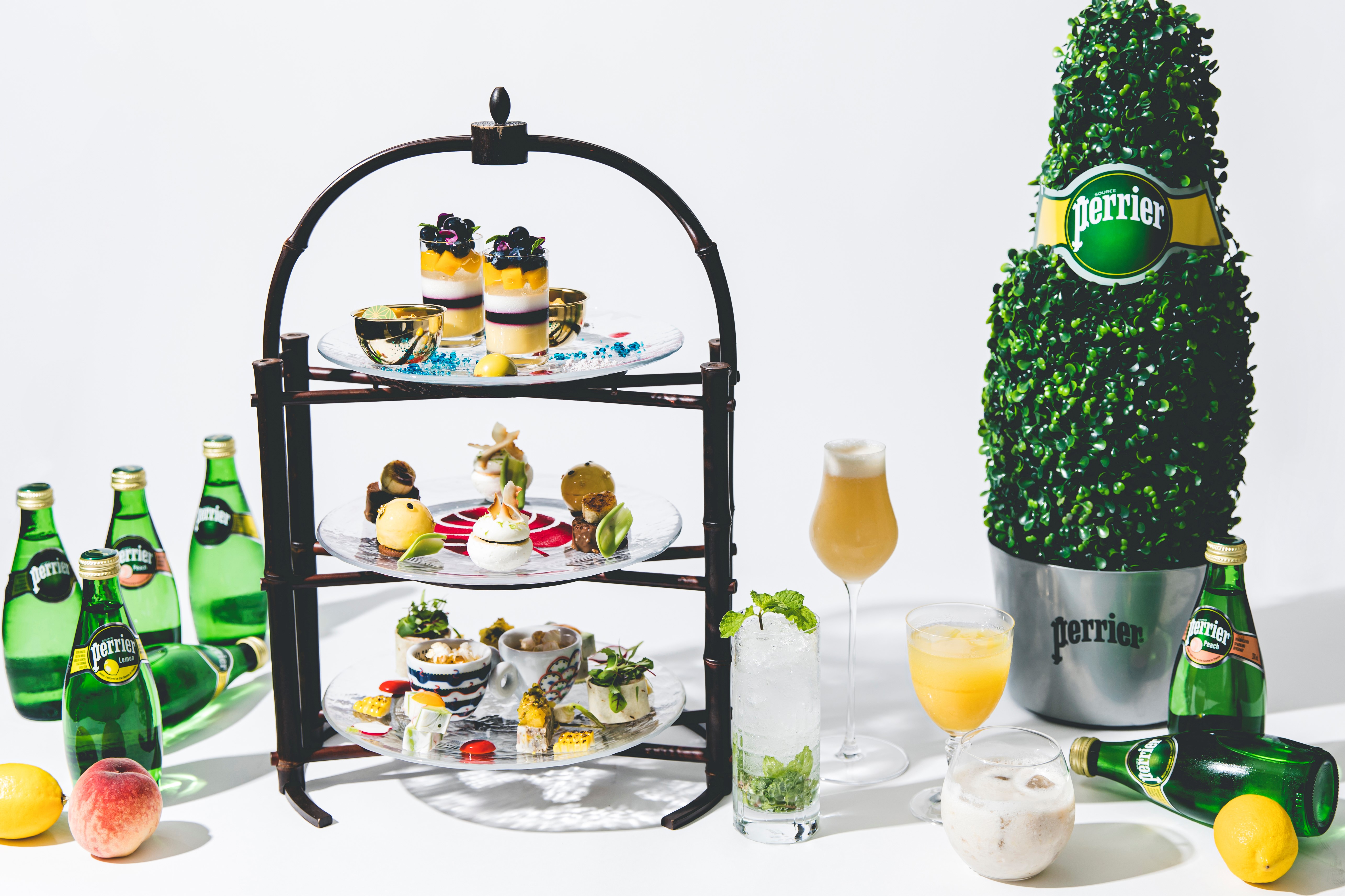 y_[EI sz PerrierNeƋɁA썑t[c̃XC[c @uSummer Afternoon Tea Set with Perrierv̔