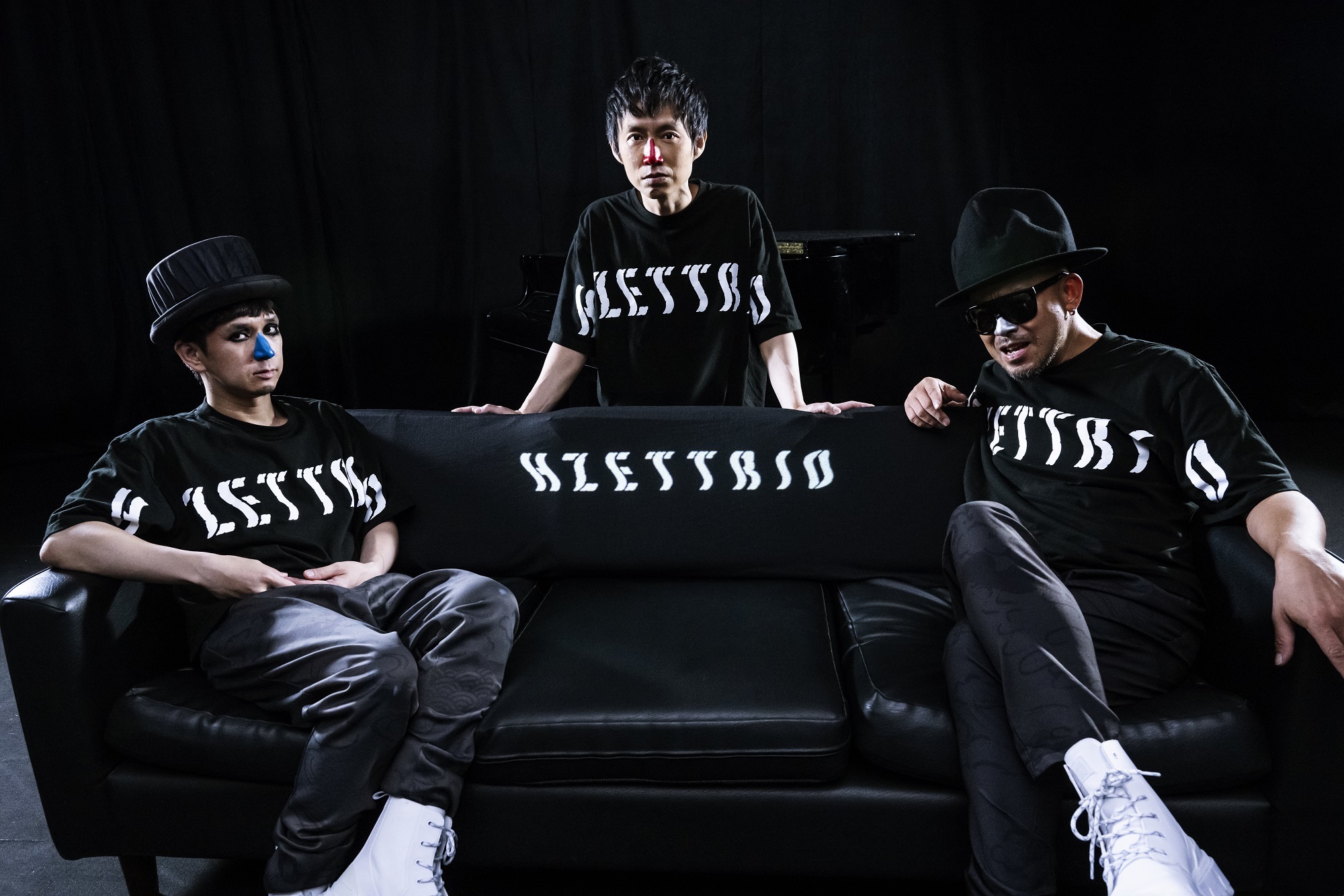 _˃WY100Nƃvl^Ea100NLOʃCxgwLIVE in the DARK w/H ZETTRIOx