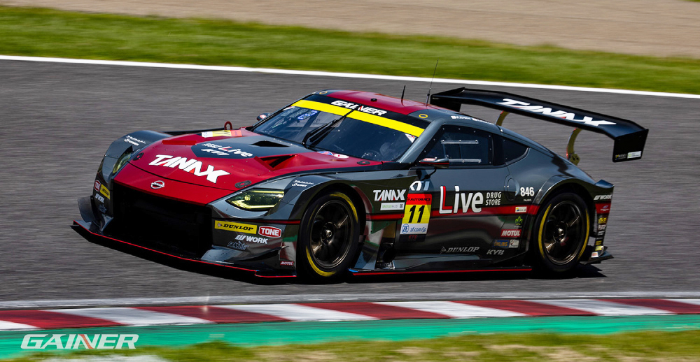 ySUPER GT Round5 SUZUKA GT 350km RACEzϐ`PbgIGAINER x {ƃR{Ly[3e