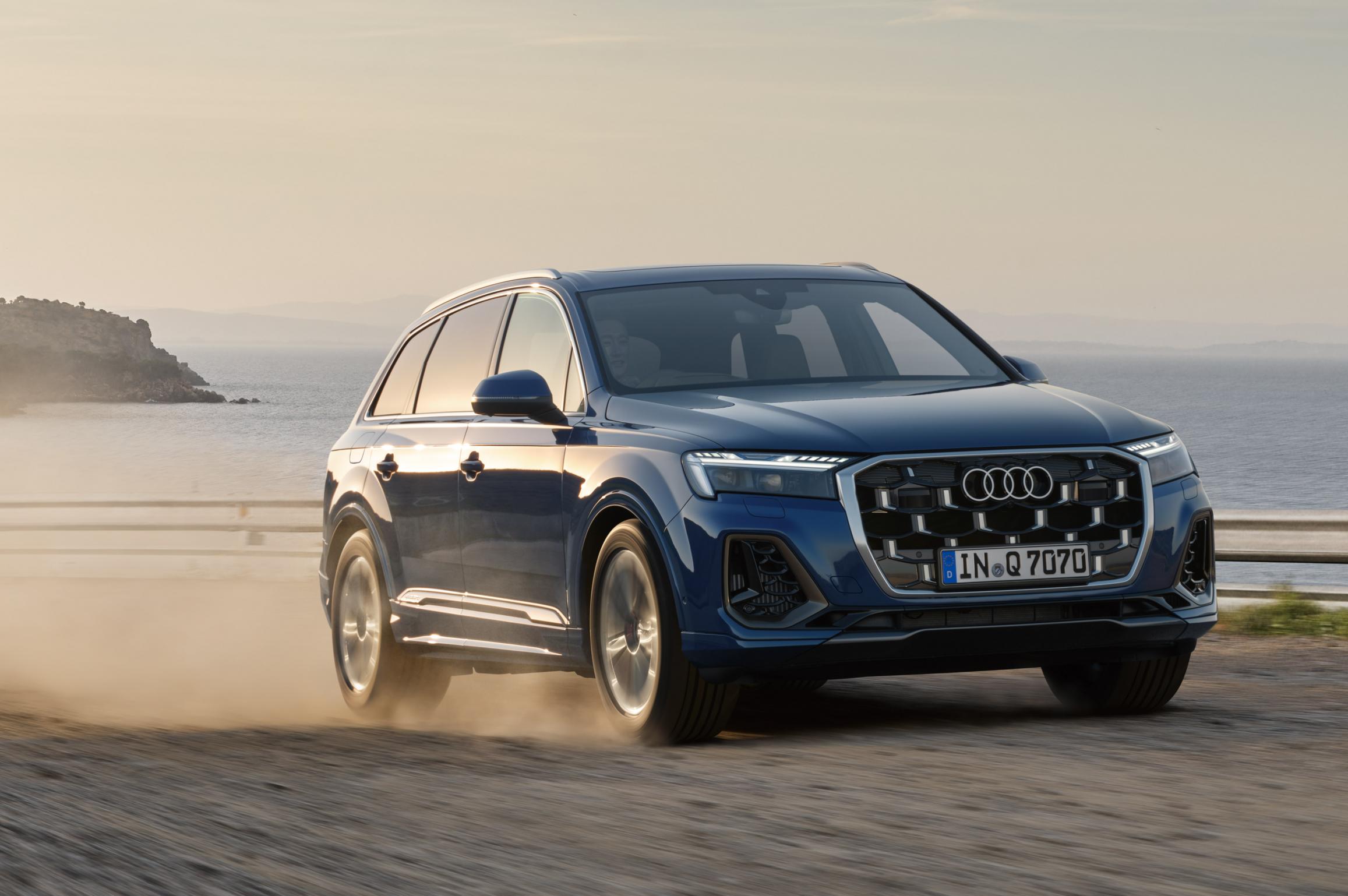 V^ Audi Q7/SQ7AŐṼfUCƃeNmW[ŃAbvf[g