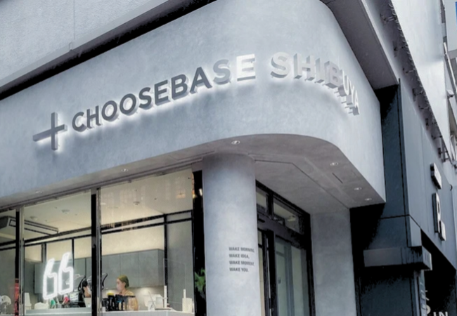 y22.11.1`zCHOOSEBASE SHIBUYAɂāA肰ȂX^CAbv鍂iFOOTWEARuhuFILLINvoB