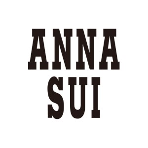 ANNA SUI(Ai XC) ̓TXeBiuȎg݂Ƃčz̃pbP[W𔠂ВɕύX܂