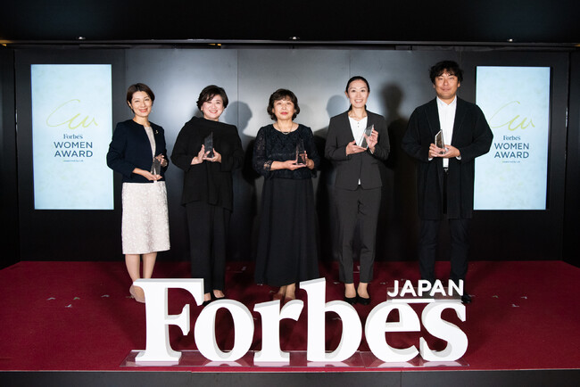 ANRI \p[gi[ AwForbes JAPAN WOMEN AWARD 2022xlɂāyHeForShe܁z