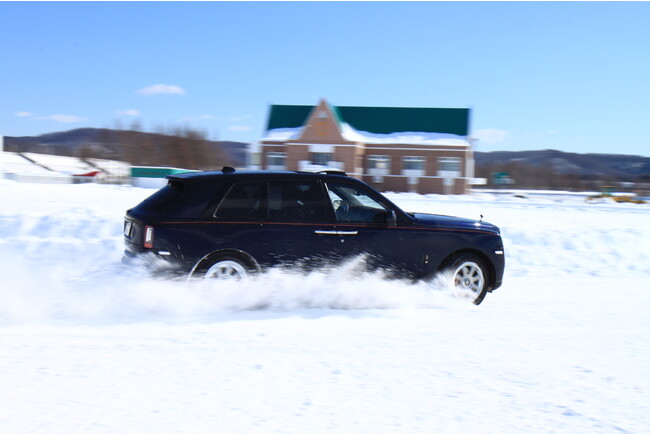 ōfőuȐhCrǑI@uCORNES Driving ExperiencebSNOW in HOKKAIDOv