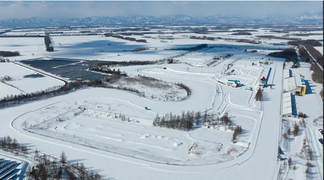 ōfőuȐhCrǑI@uCORNES Driving ExperiencebSNOW in HOKKAIDOv