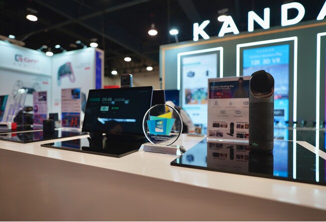 CES 2023 Innovation Awards܁IKandaoViAIfA^b`XN[@360x̌^WebJuKandao Meeting UltravJ