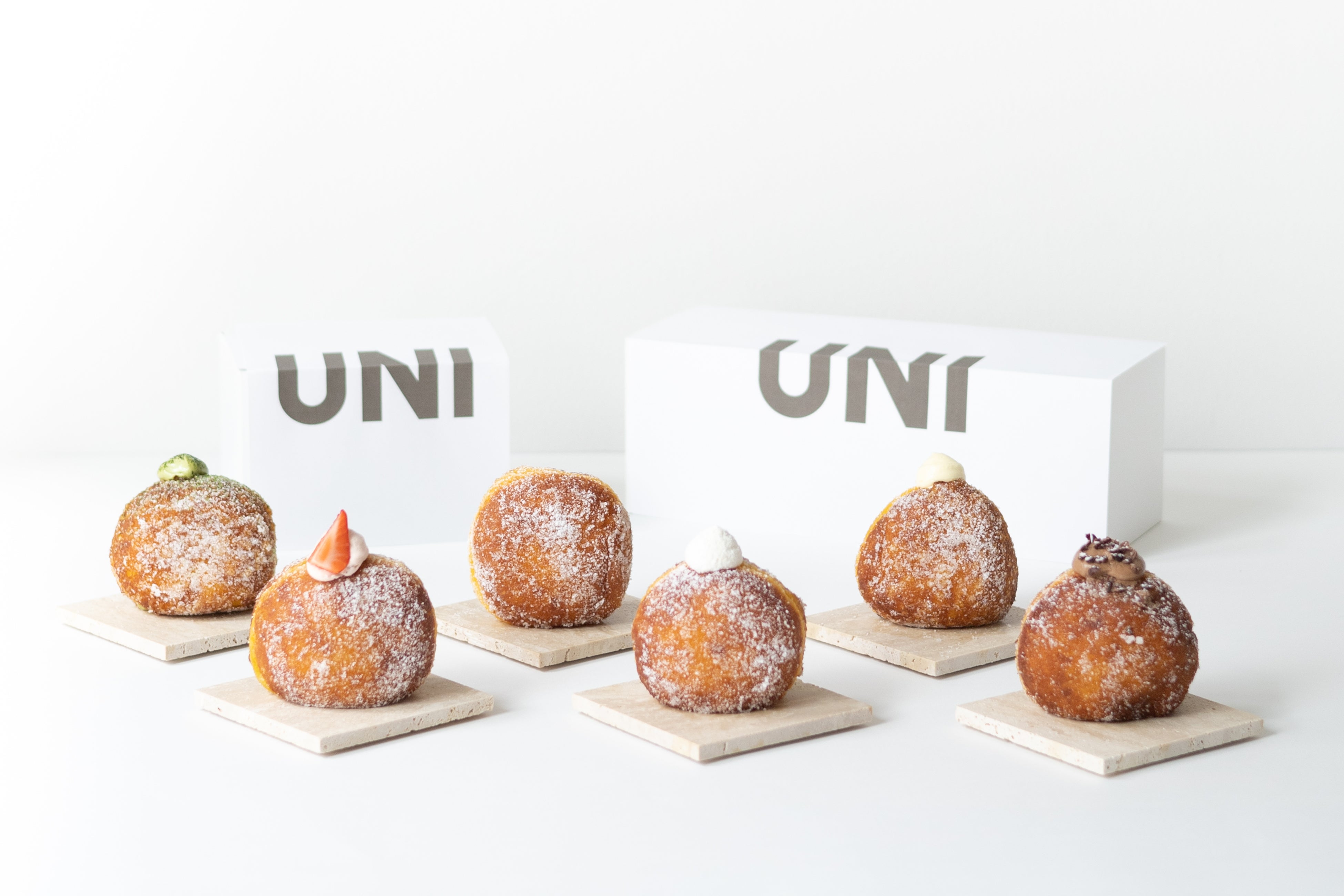 yUNI COFFEE ROASTERYz؂ꑱoAlC̐h[ic̐XuUNI DONUTS l㓌v1215ɉlsEYMɃI[v