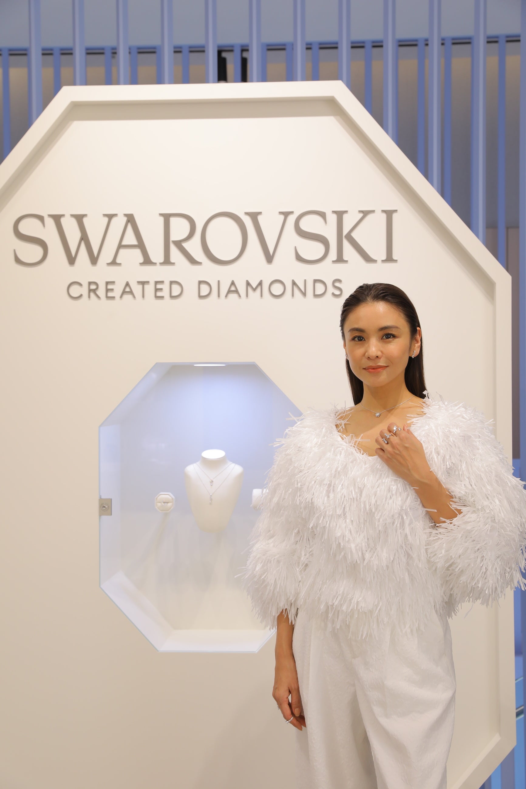 Swarovski Created DiamondsRNV[`CxgɑKqAcʂȂǃZueB