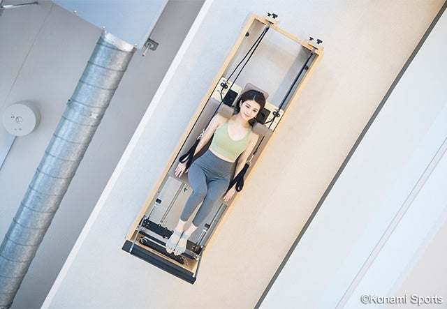 Pilates Mirror(seBX~[)521 EA612 lcRɃI[vI