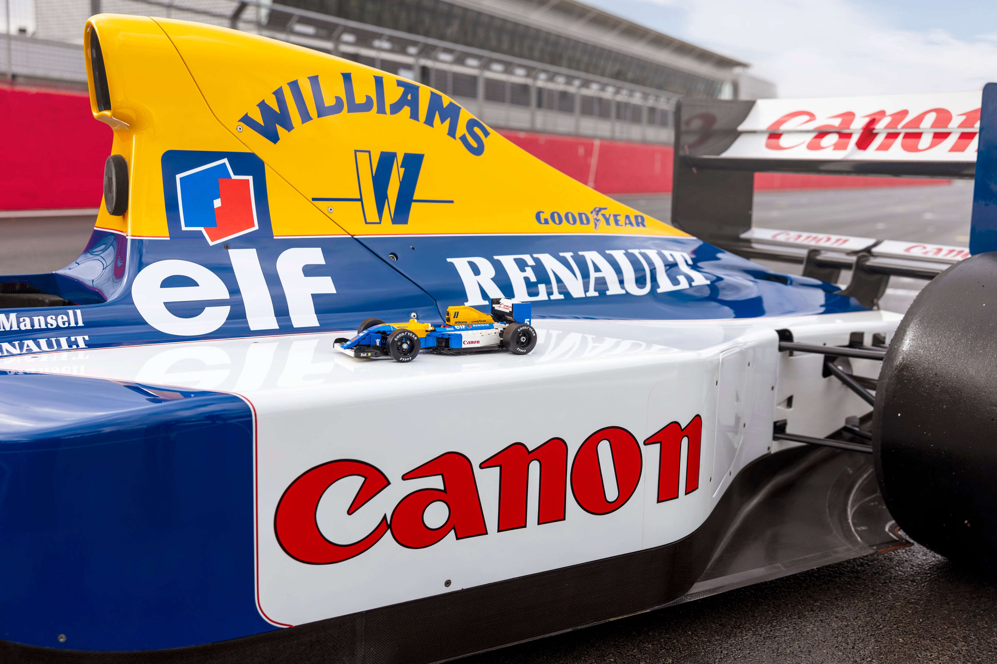 uS(R)ACR Williams Racing FW14B & Nigel Mansellv2025N3Piyj