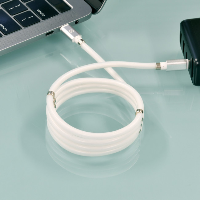 Celly CABLEMAGbC^ACellyЂ̎΂łĂ܂Ƃ܂USB-CP[uBiPhonepLightningAėpUSB-C[q2ޓoI