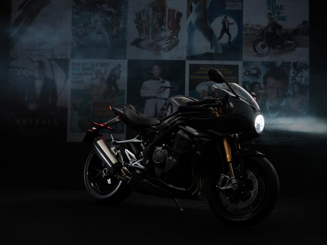 SPEED TRIPLE 1200 RR BOND EDITION