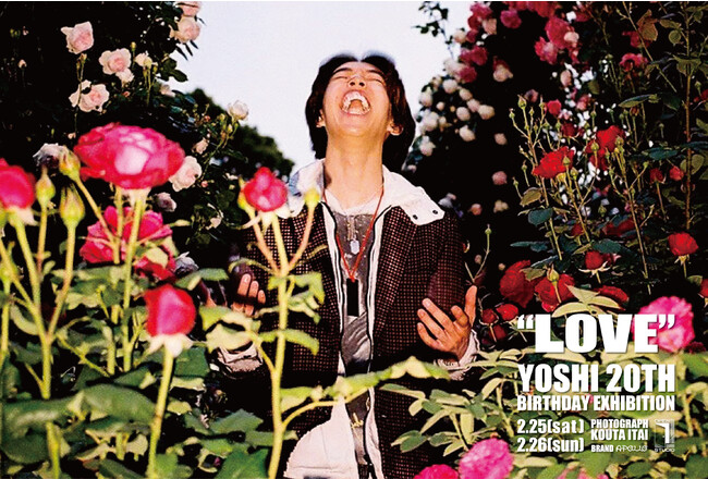 A[eBXgÁEYOSHĨAȕ\߂ʐ^Wu"LOVE" YOSHI 20TH BIRTHDAY EXHIBITIONvOPEN STUDIOɂ2ԌJÁB