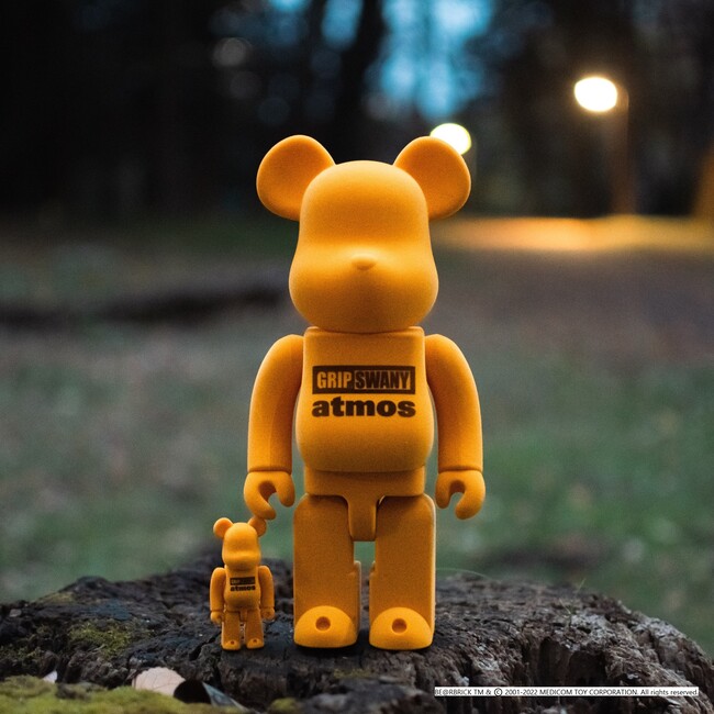 gvR{[Vɂuatmos ~ GRIPSWANY BE@RBRICK100% & 400%vB