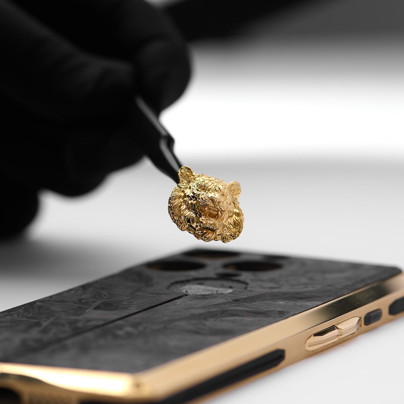 GOLDEN CONCEPTiS[fRZvgjACIƃ^CK[`[tɂiPhoneP[XuRSC15 LIMITED TIGER & LION EDITIONvVB