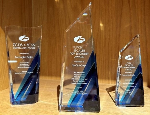 [bgXP[[́uFY24 Zscaler Top Engineer AwardvƁuZCDS&ZCSS Certification Awardv