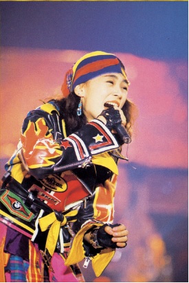 1992N8ElX^WAŊJÂꂽ`̃CuAi^q w1992 Live in Yokohama StadiumxBlu-rayI